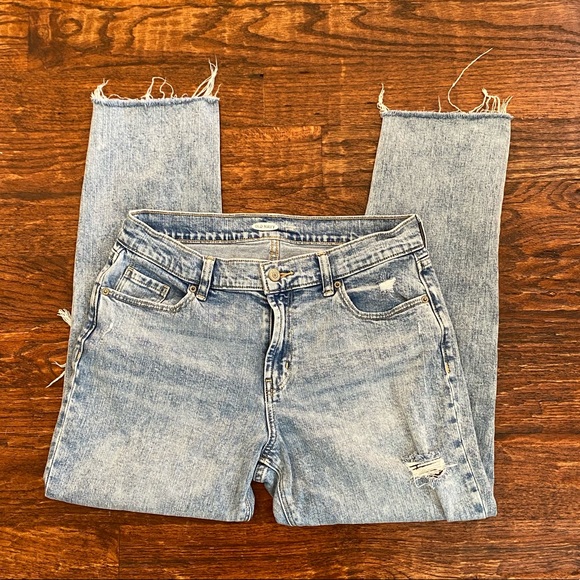 Old Navy Denim - Old Navy Light Wash Boyfriend Midrise Jeans